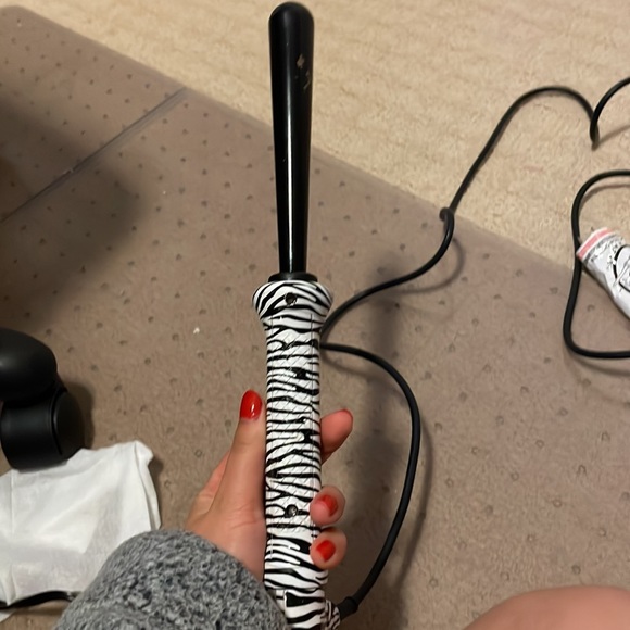 Reversed tapered curling wand - Picture 4 of 4